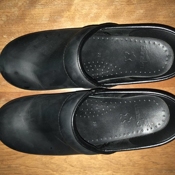 Dansko Matte Black Leather Cabrio Professional Clogs - Picture 6 of 7